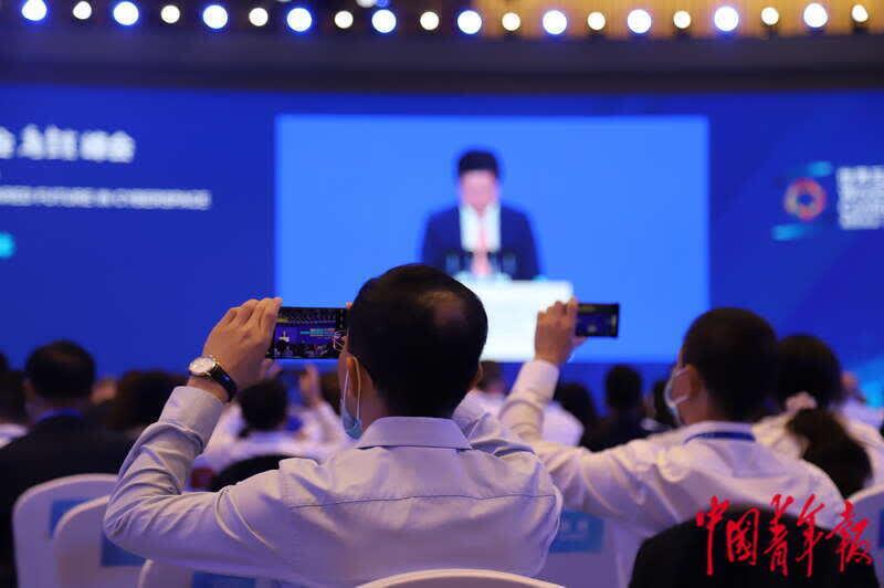 雷军定义的互联网精神_互联网雷军_雷军如何推动互联网与科技的融合