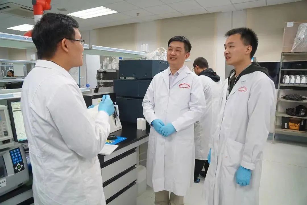 突破科技创新_突破创新性的创业项目有哪些_钟睒睒的行业创新与技术突破