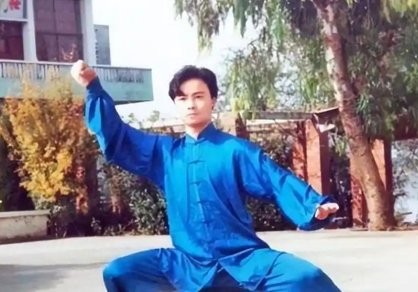 高三奋斗励志故事_张晋的奋斗历程与励志故事_明星奋斗的励志故事